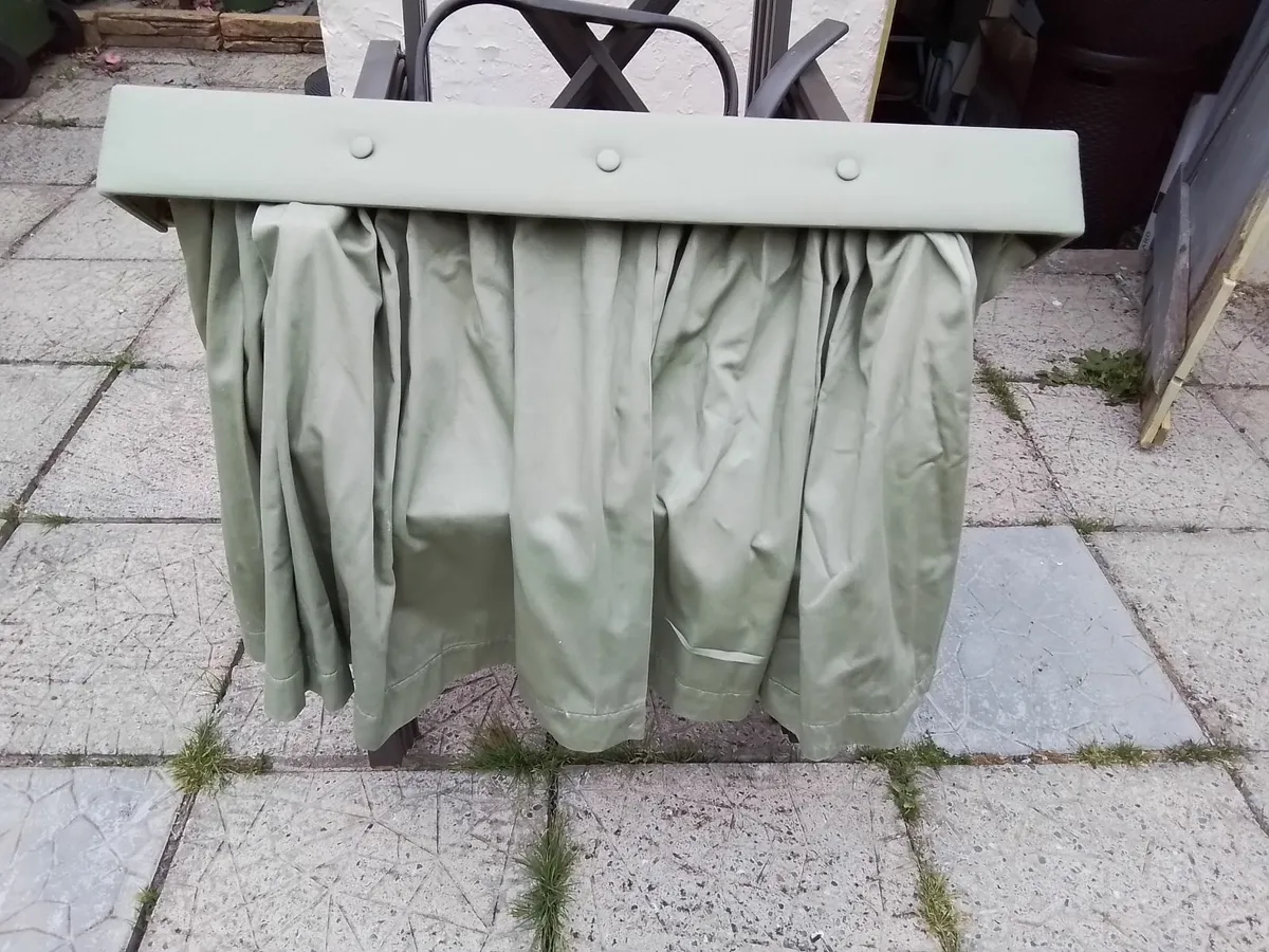 Curtains - Image 2