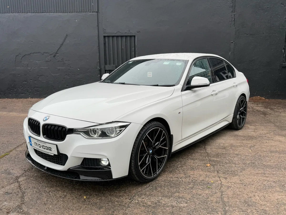* 17 BMW 318d M-Sport AUTO* - Image 4
