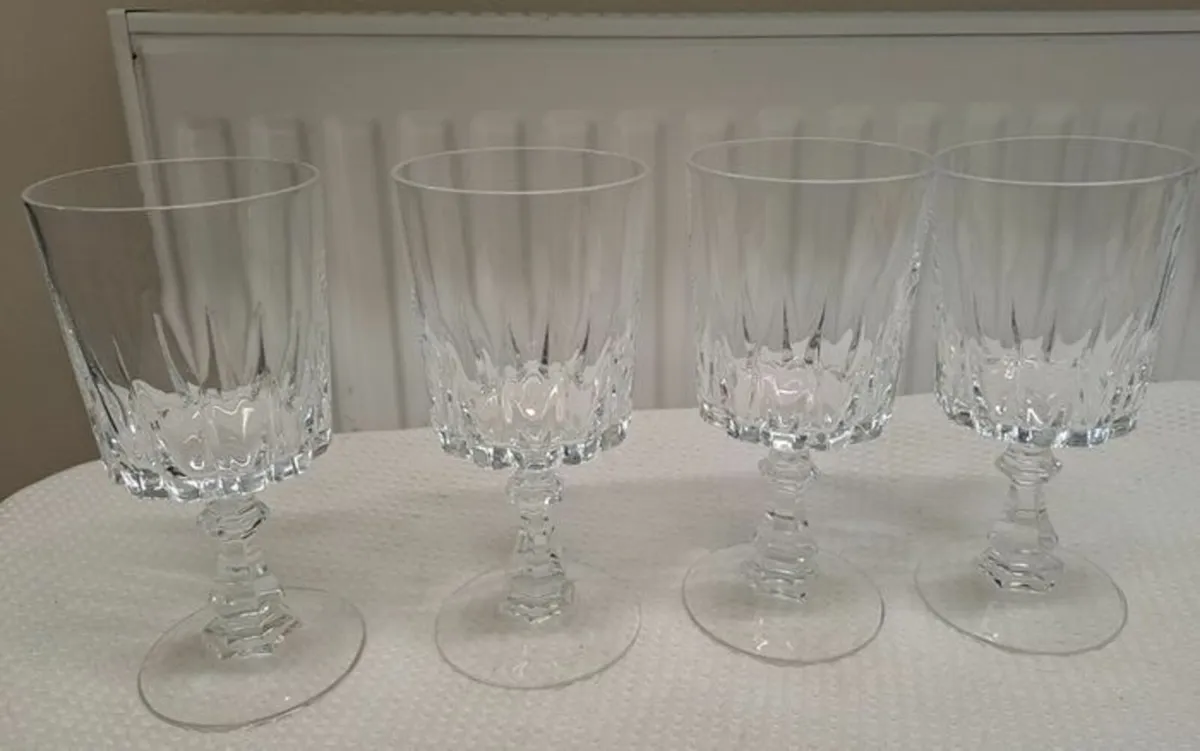 4 Cris D' Arques Wine glasses - Image 1