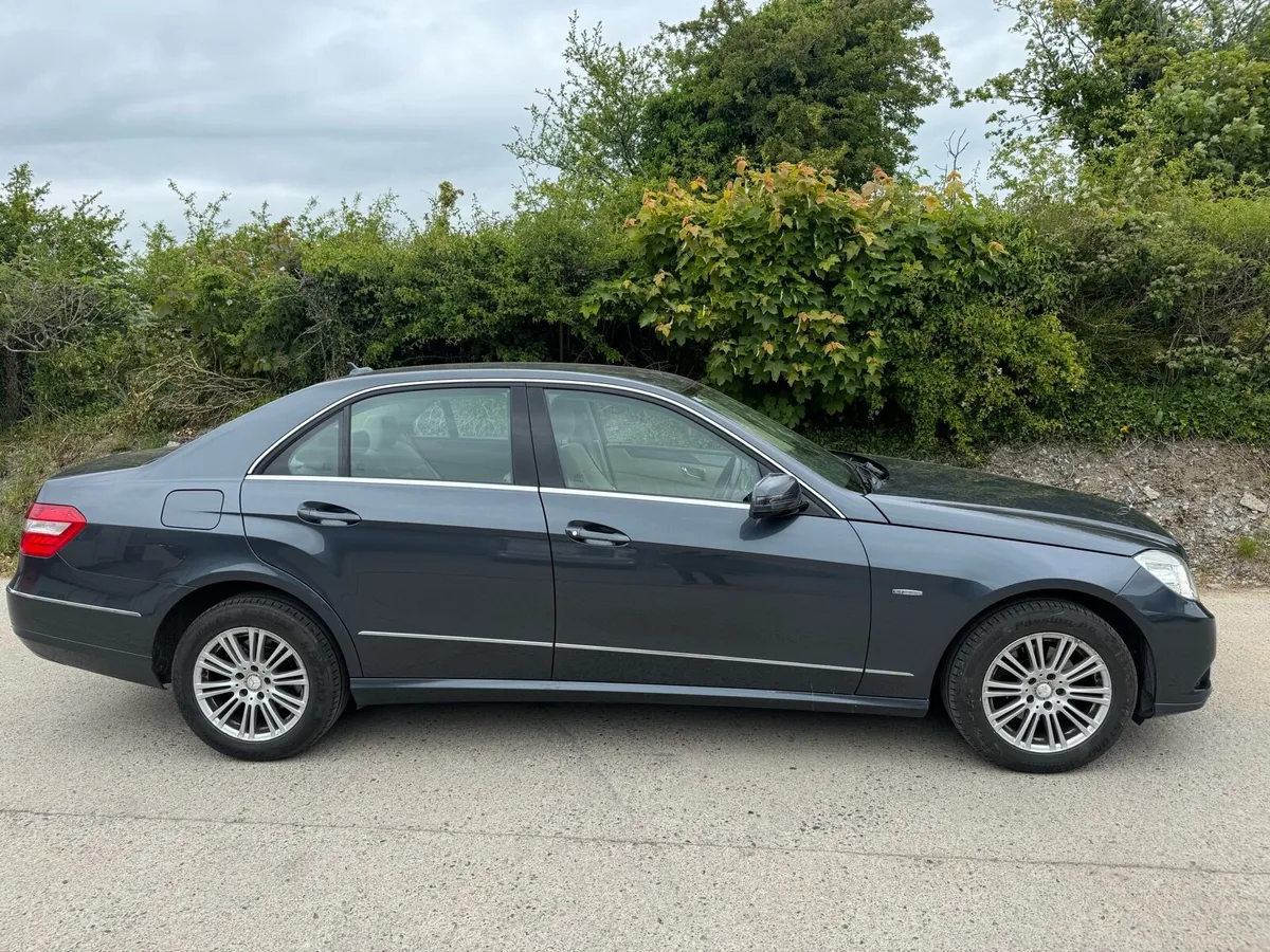 Mercedes e200 - Image 3