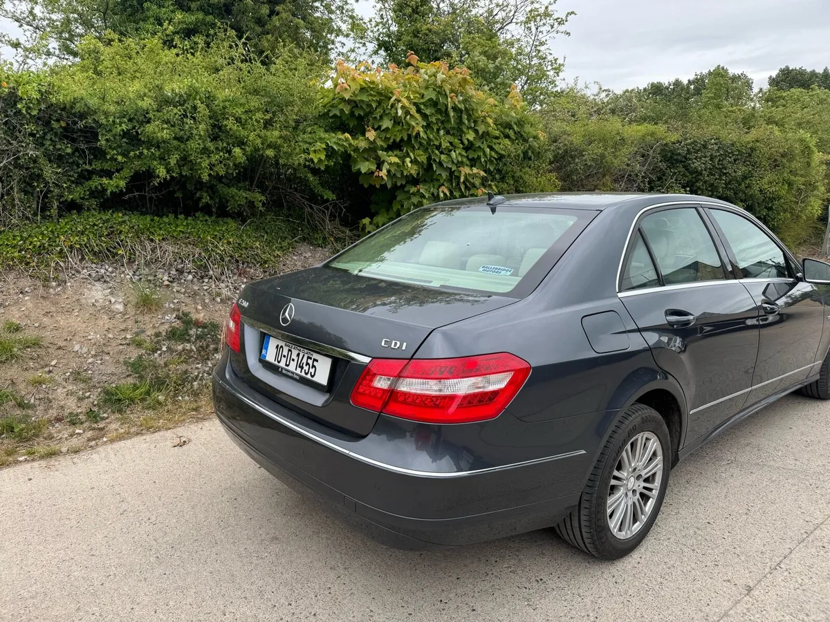 Mercedes e200 - Image 4