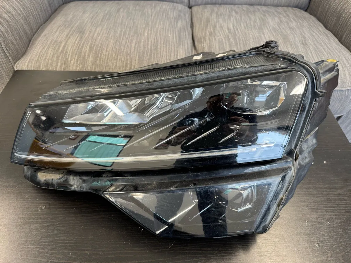 Skoda Kroaq LH Headlight - Image 1