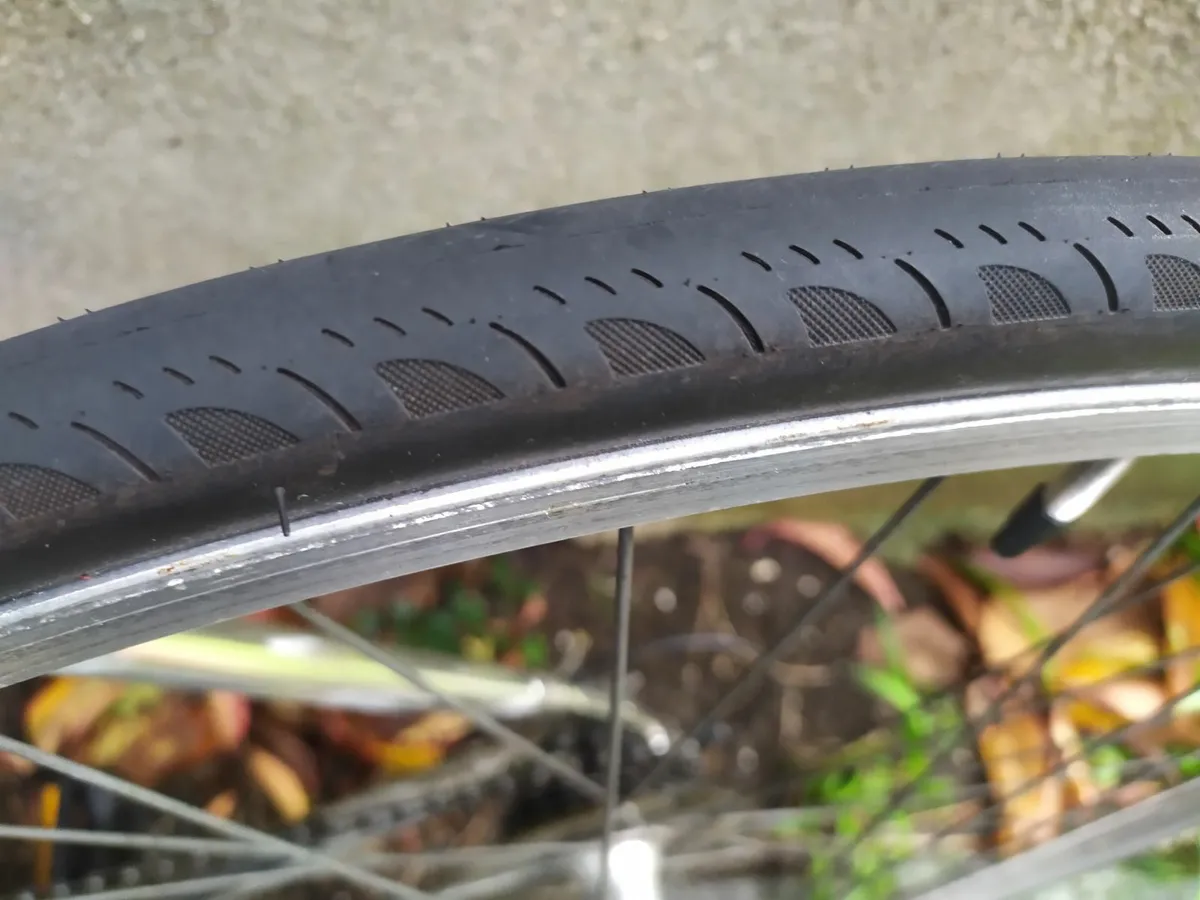 Road bike 26"Wheels,new Tyres - Image 3