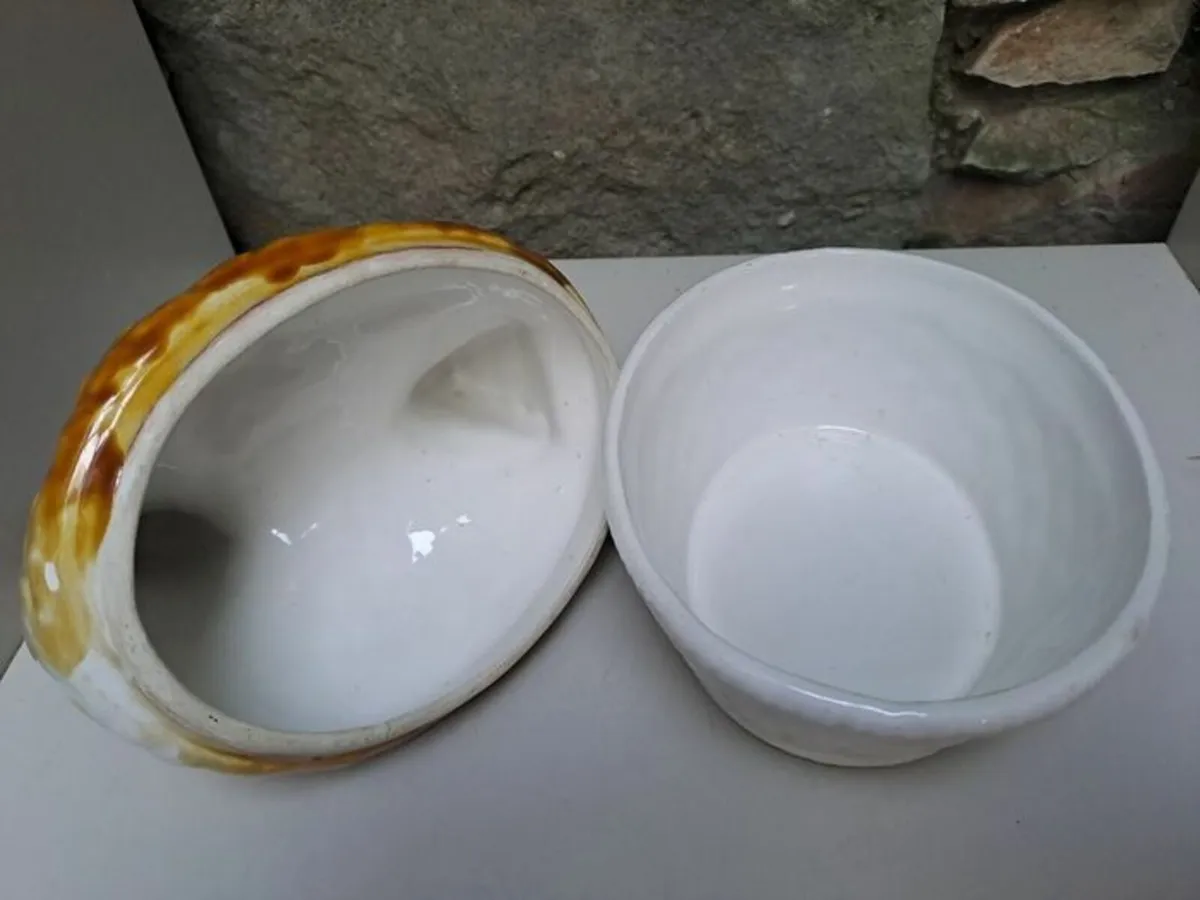 Vintage ceramic hen - Image 2