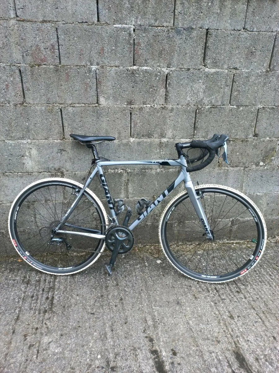 Giant TCX Road bike - Image 1