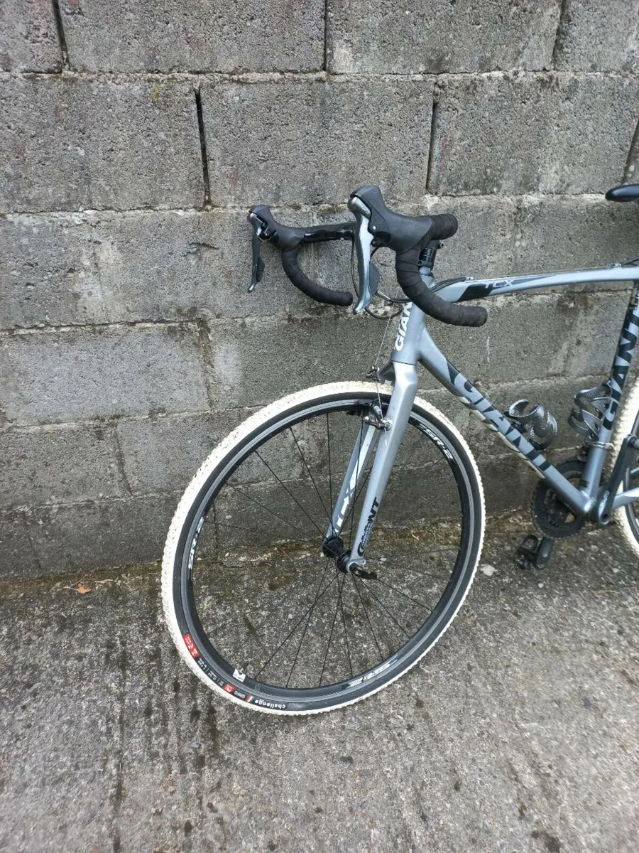 Giant TCX Road bike - Image 4