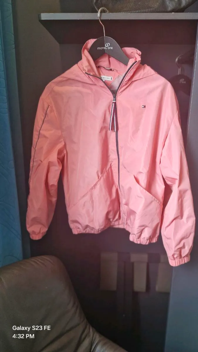 Tommy hilfiger ladies high neck bodied jacket xs - Image 1