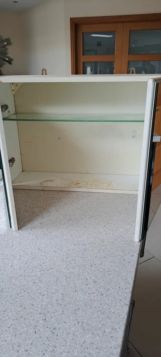 Bathroom mirror and cabinet - Image 3