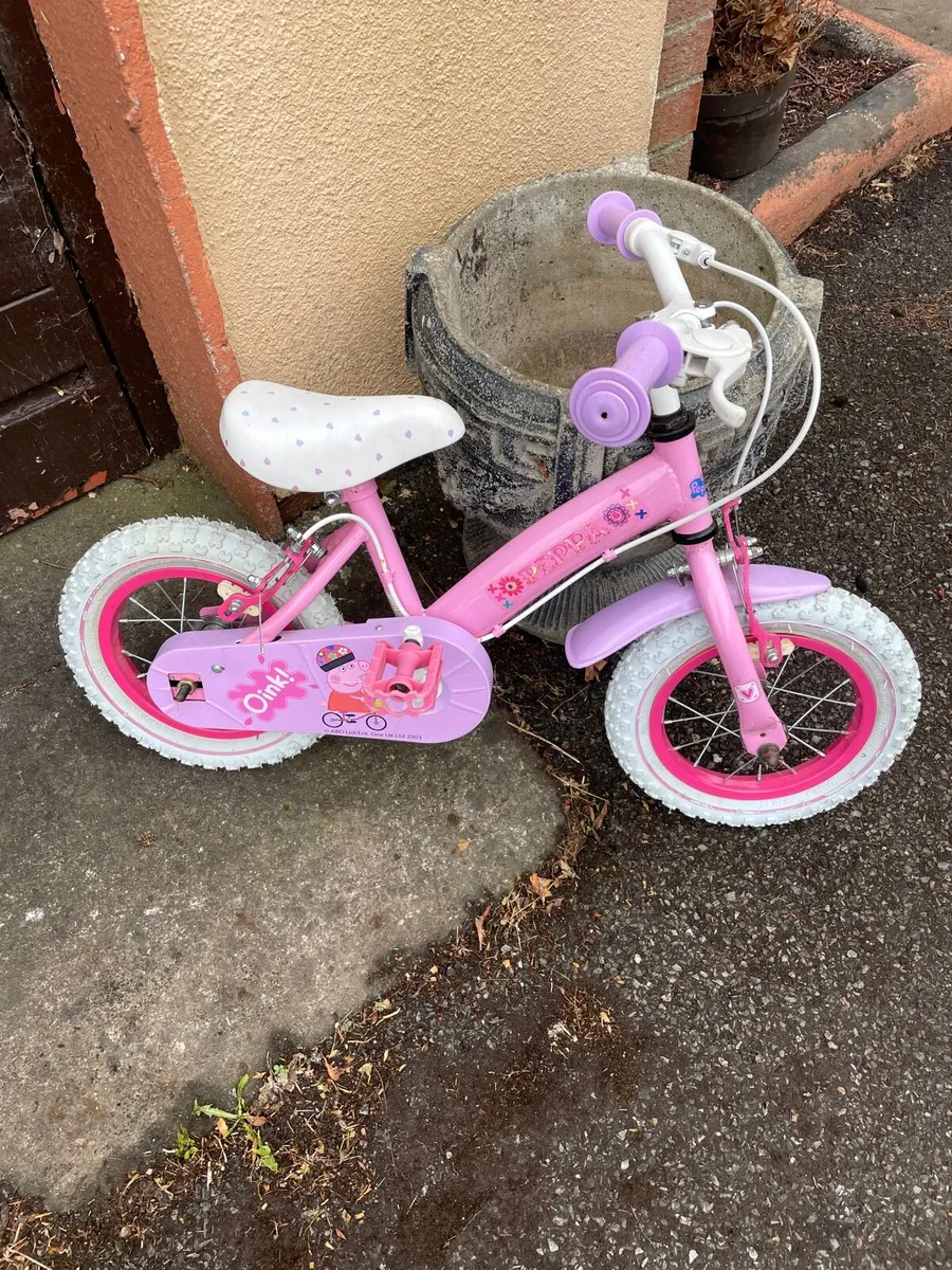 Cute pink peppa pig bike €60 - Image 1