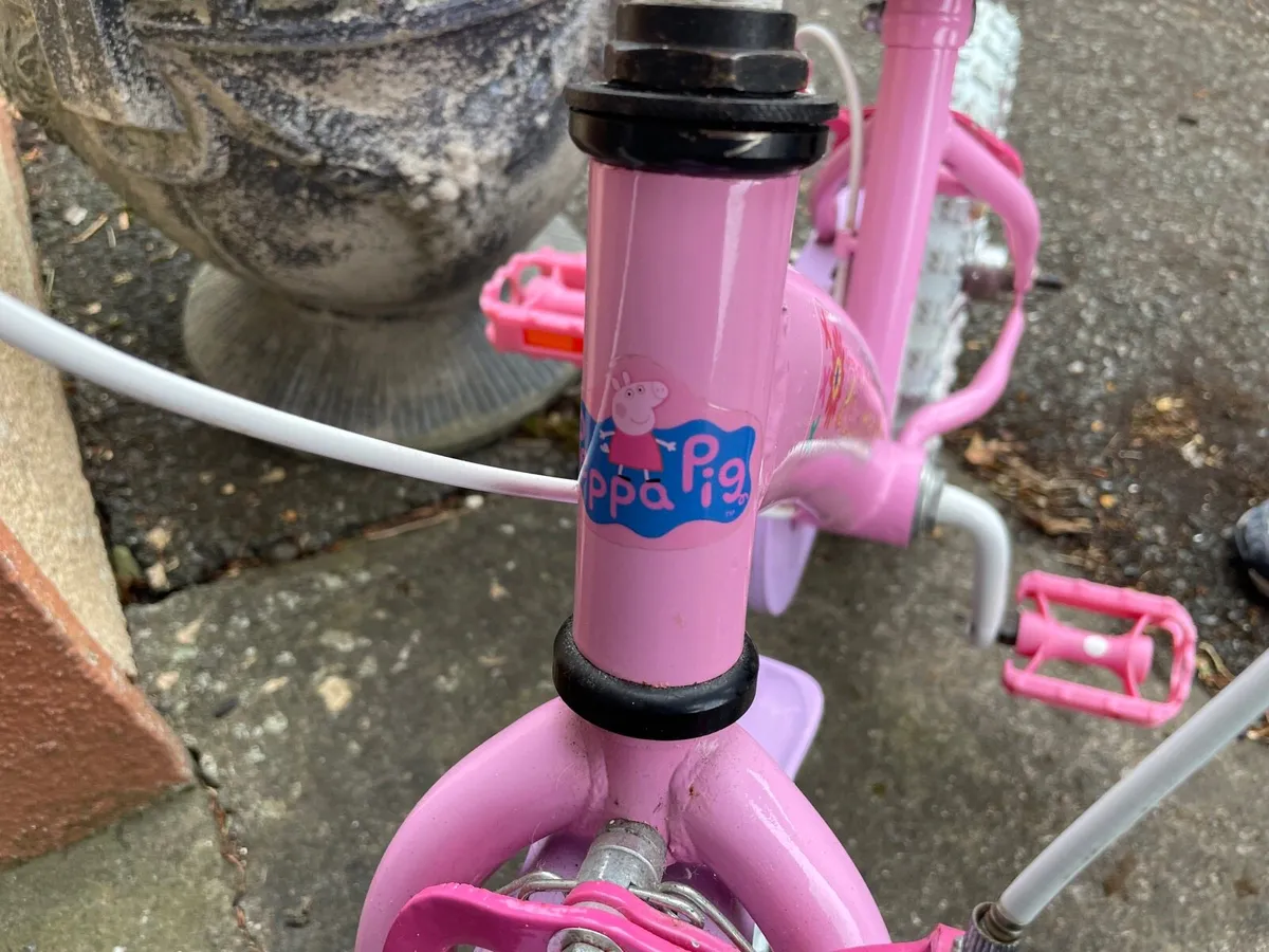 Cute pink peppa pig bike €60 - Image 4