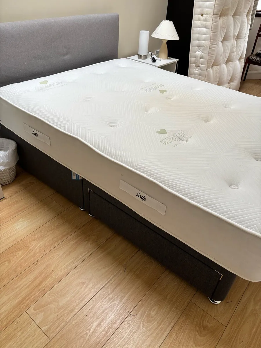 Double Bed - Image 4