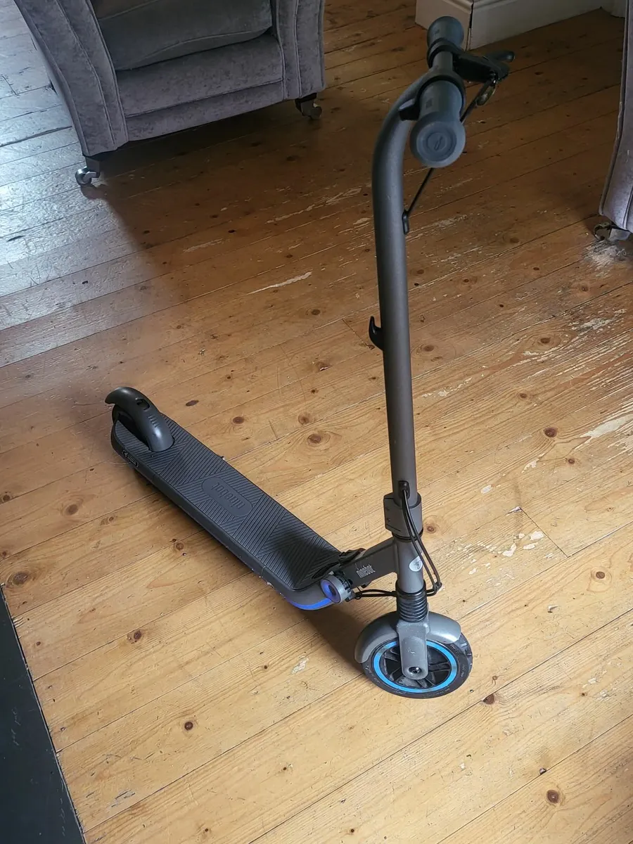 Kids electric scooter - Image 2