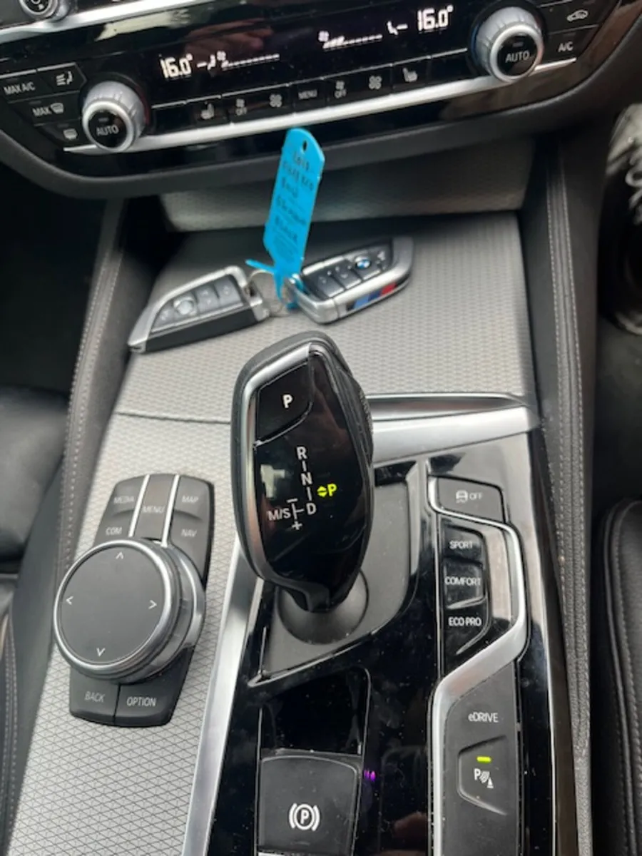 BMW 5-Series 2018 - Image 4