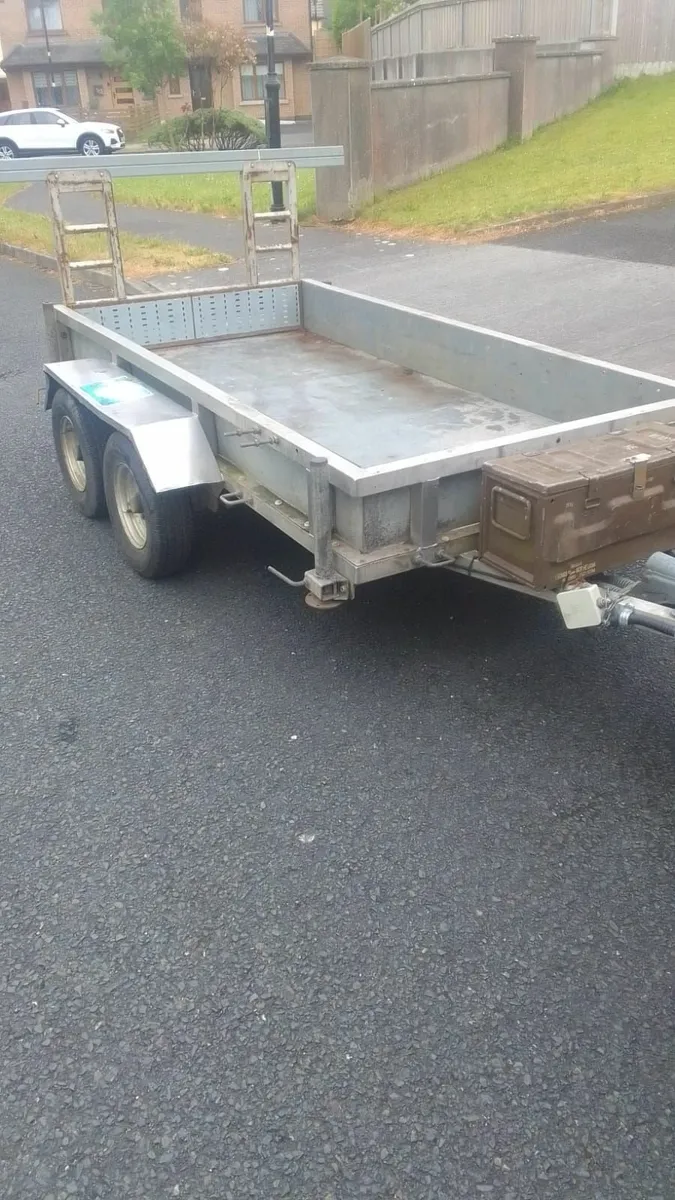 Trailer - Image 1