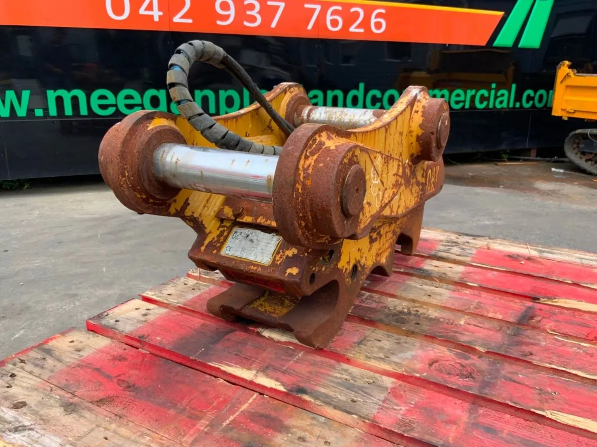 2015 CATERPILLAR Q/HITCH........65mm PINS....5922. - Image 3
