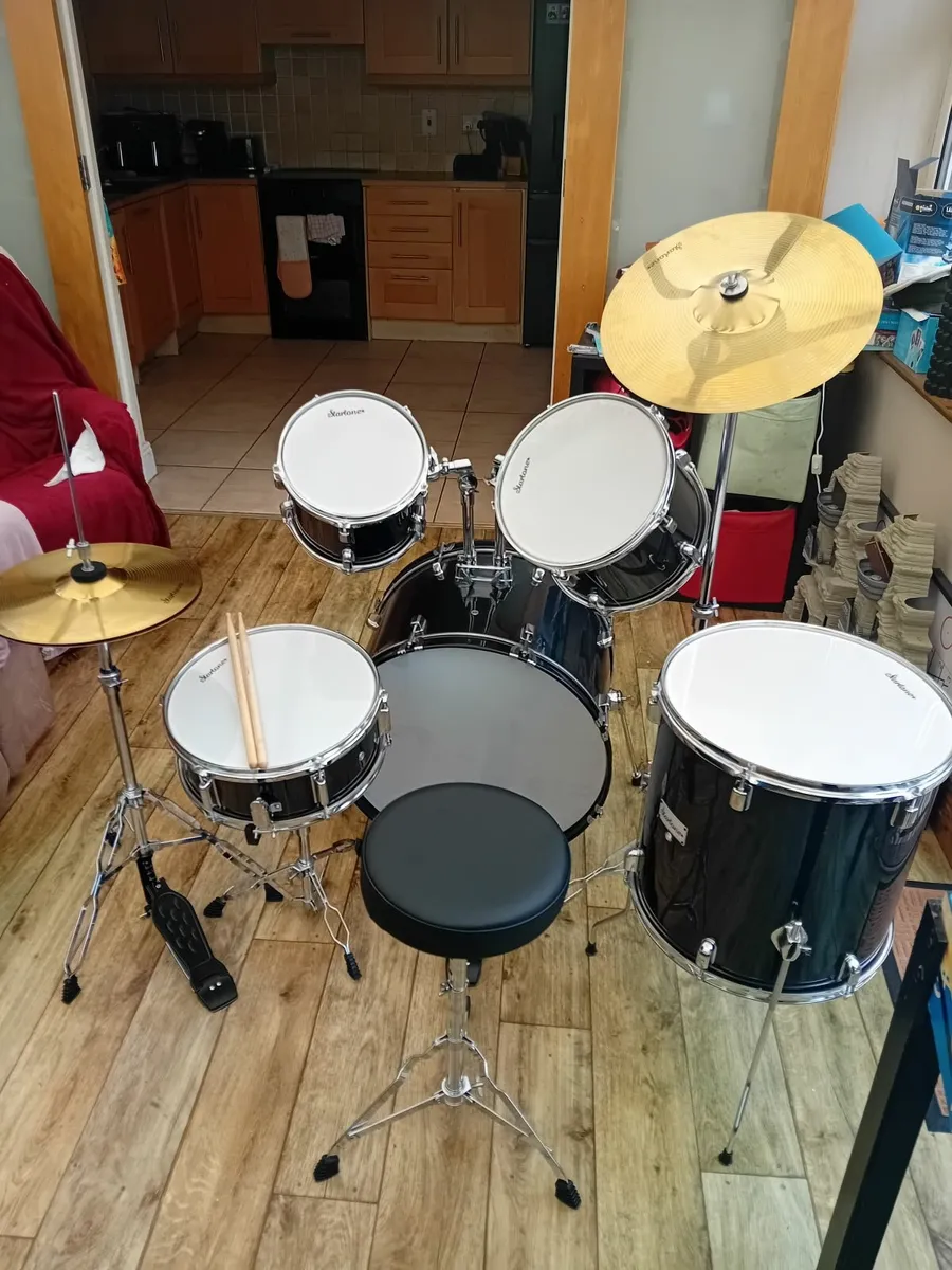 Drum kit - Image 1