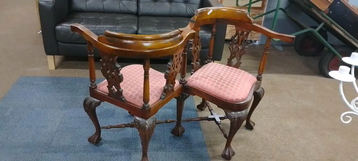 Very Decorative Mahogany Conversation Seat - Image 2