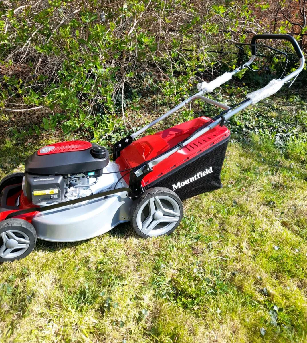 New mountfield selfdrive used once 51cm honda - Image 2