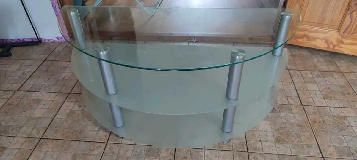 Glass table - Image 1