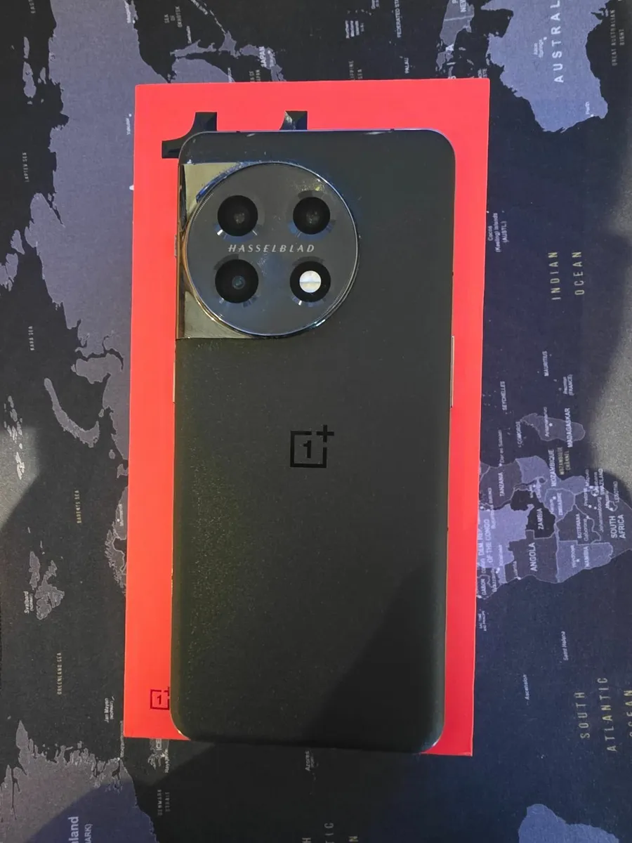 ONEPLUS 11 5G 256GB + 100W SUPERVOOC Charger + 5 C - Image 2