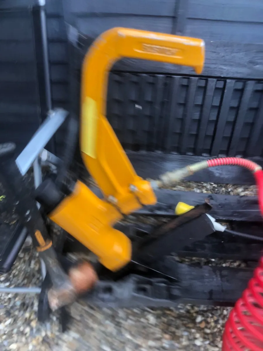 Bostik floor stapler and manufacture compesser 11 - Image 2