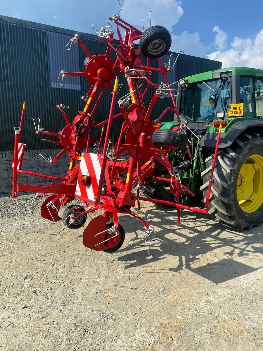 Lely Lotos Tedder - Image 1
