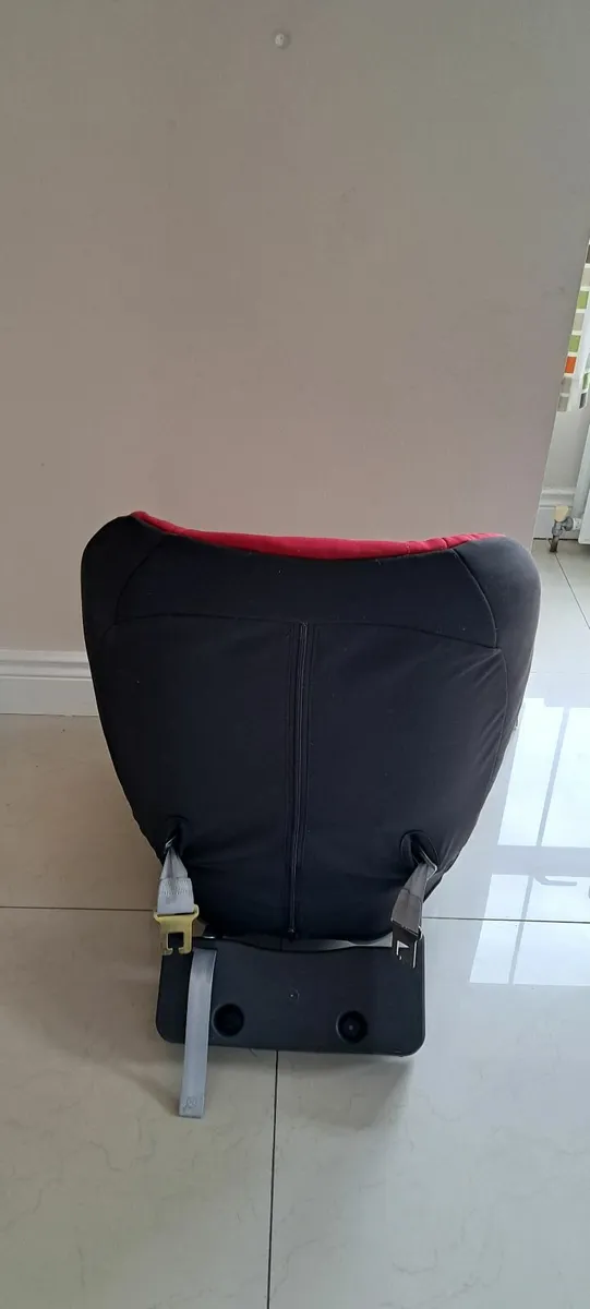Extended Rear facing car seat - Image 4