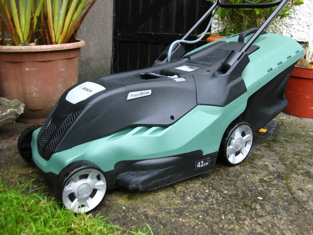 2022 Bosch Rotak 650 Ergoflex Electric Mower. - Image 3