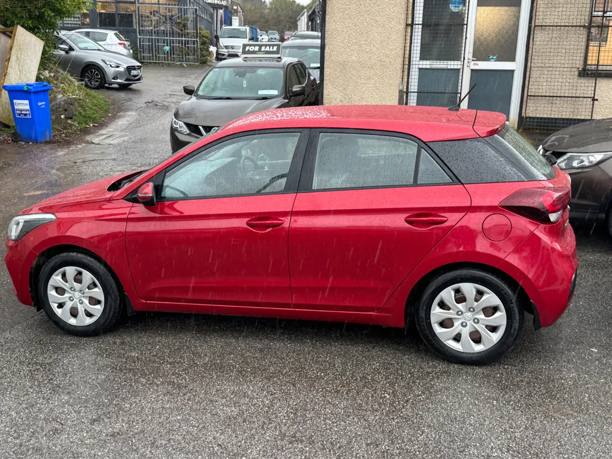 Hyundai i20 only 28000 kms - Image 4