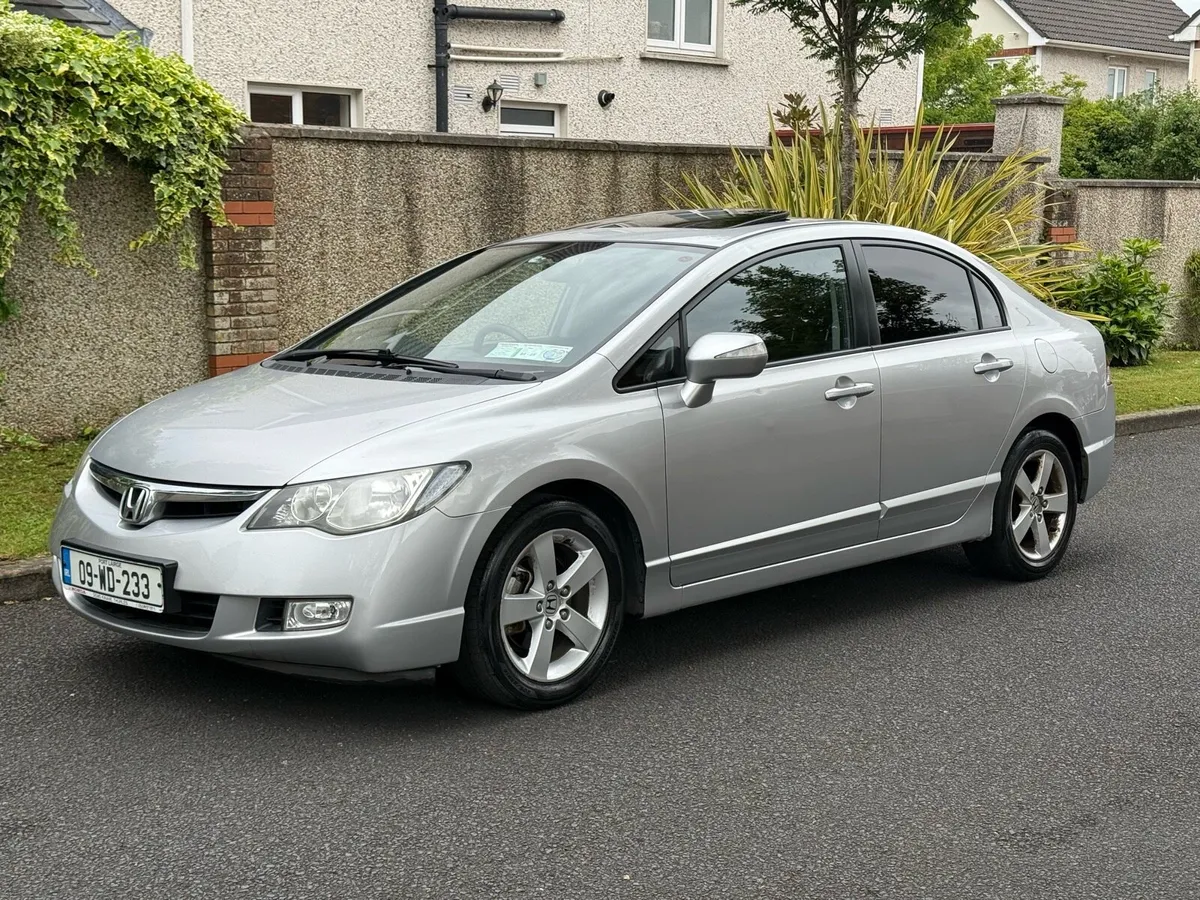 09 Honda Civic 1.8 petrol 196k kms - Image 1