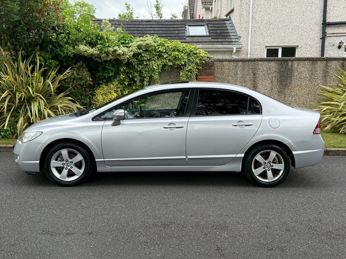 09 Honda Civic 1.8 petrol 196k kms - Image 2