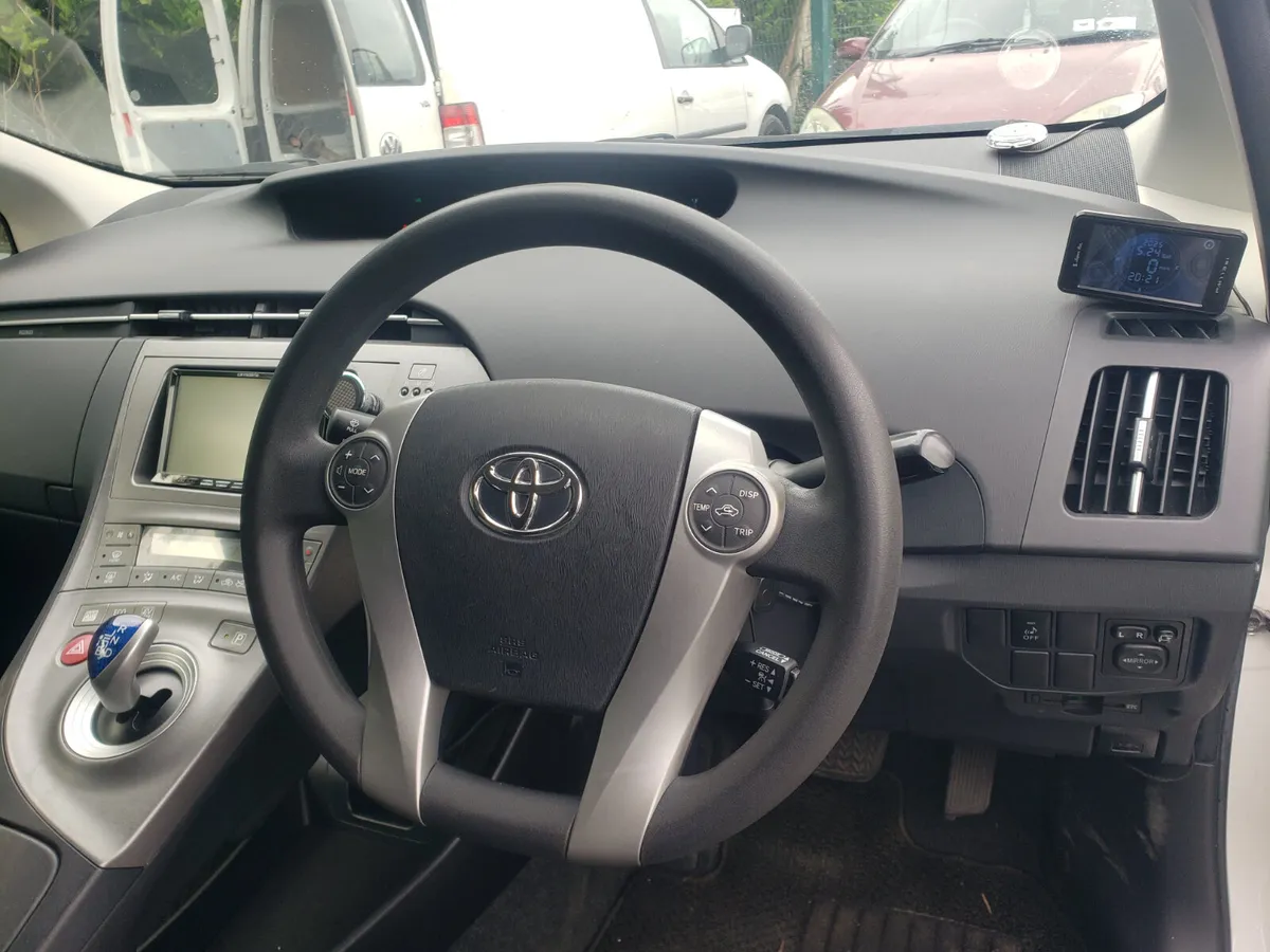Toyota prius 2014 - Image 3