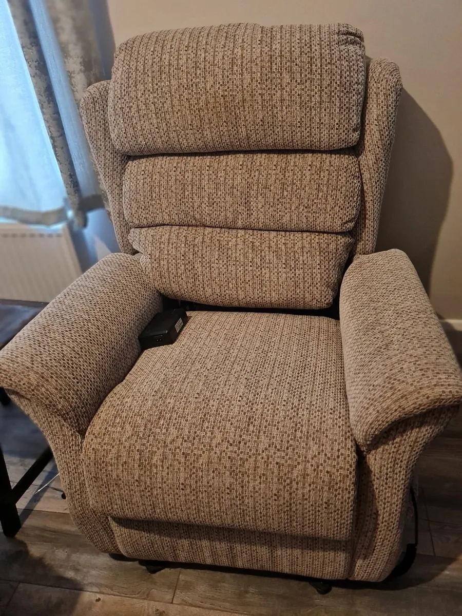 Convalescent  or regular electric recliner - Image 2