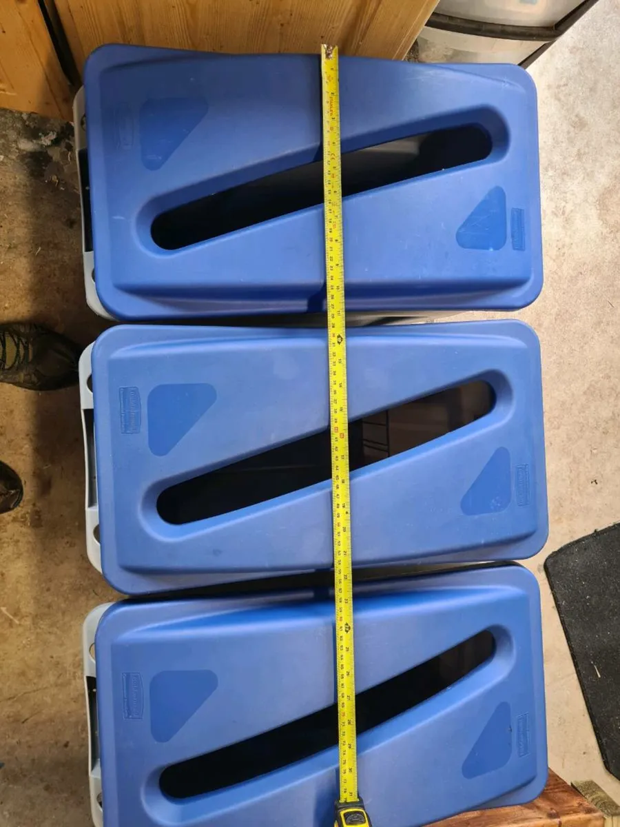 Recycling Rubbermaid bin - Image 3