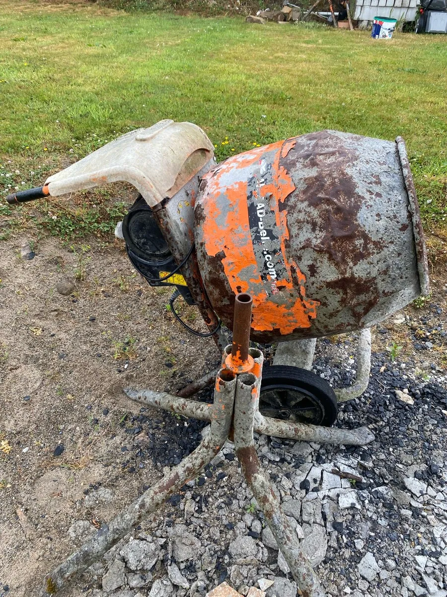 Cement mixer - Image 1