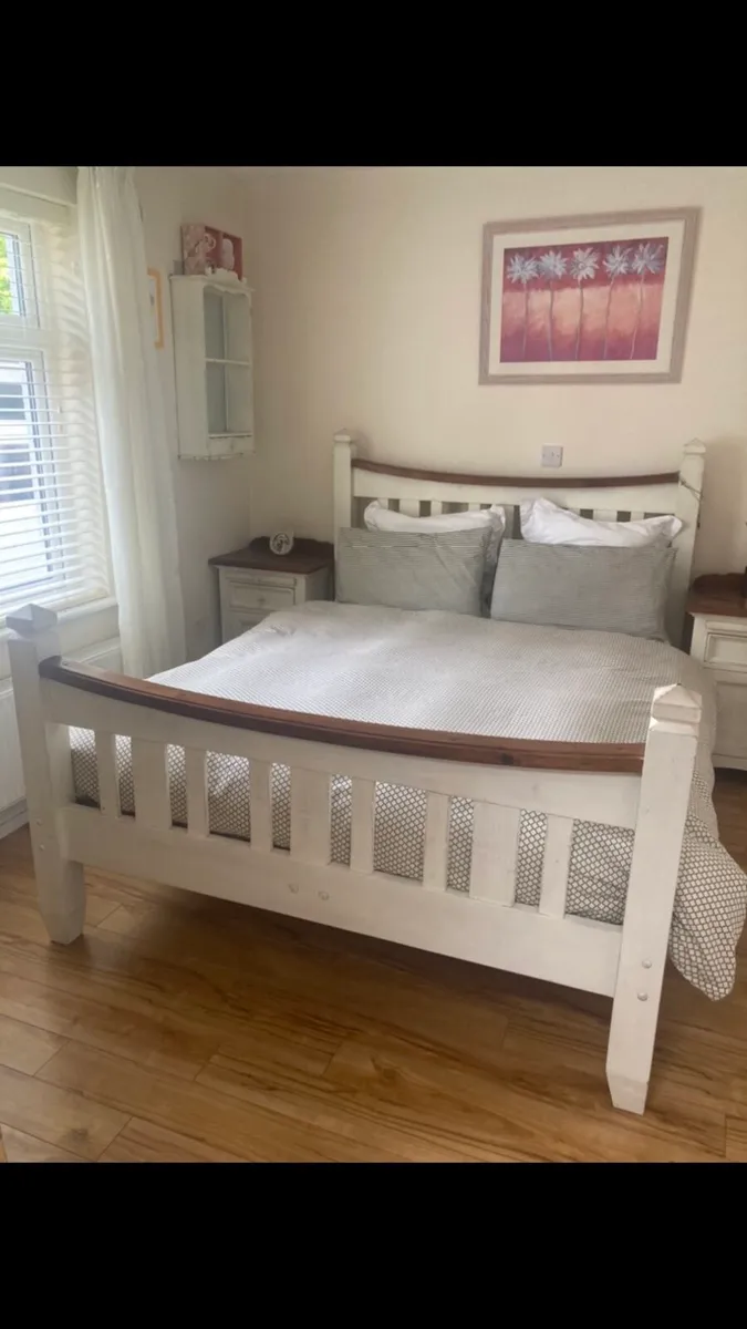 Bed frame and 2 Lockers - Image 1