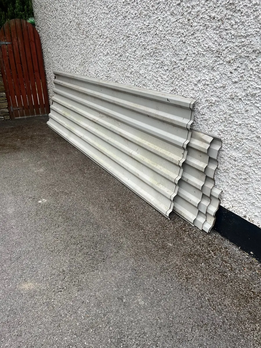 Metal roof sheeting
