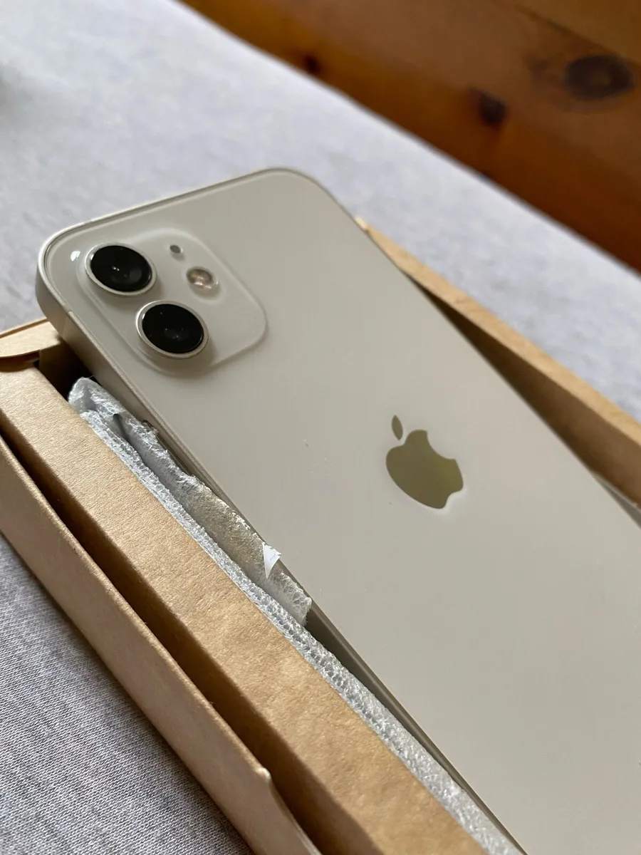 iPhone 12 - Image 3