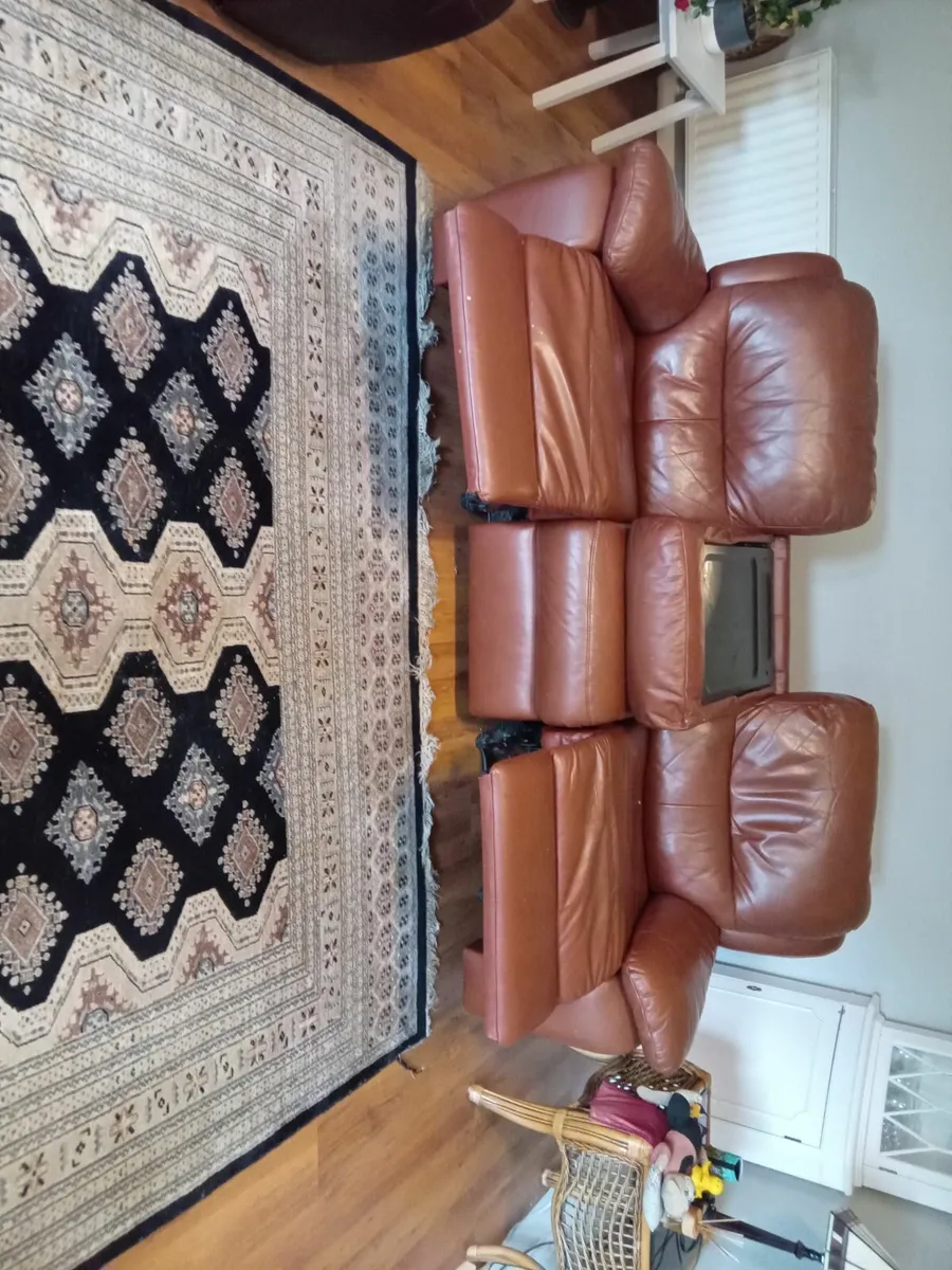 Reclining 3 seater leather suite - Image 3