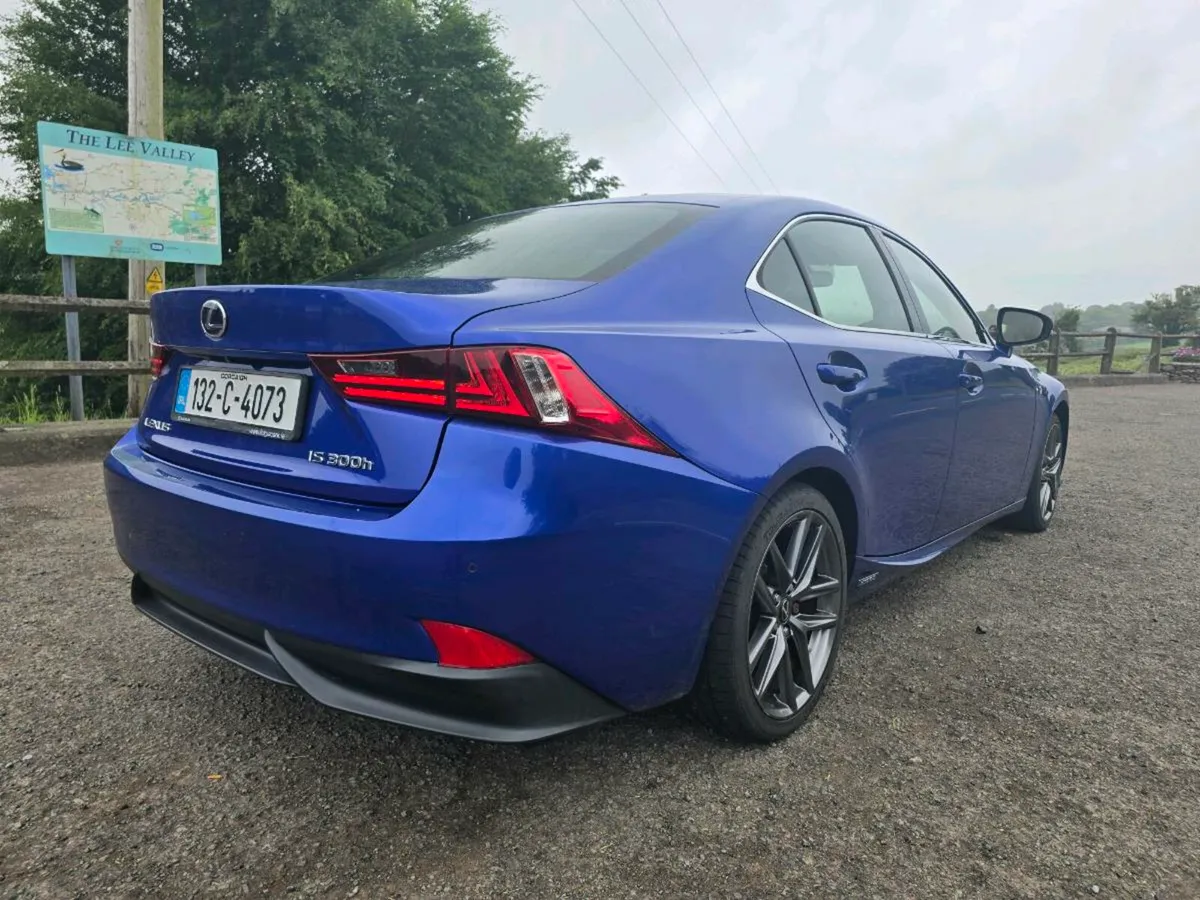 Lexus IS300H F Sport *LOW MILEAGE* - Image 4