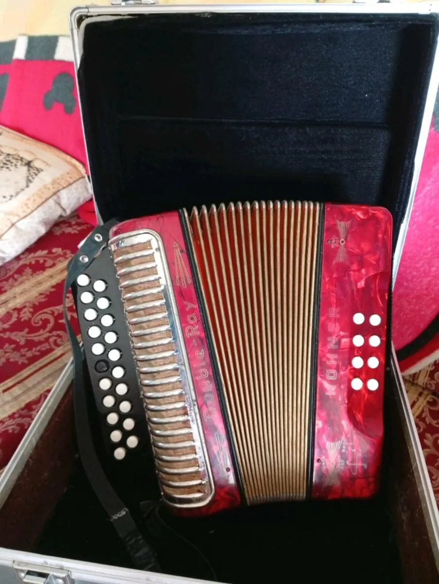 Honor button accordion - Image 1