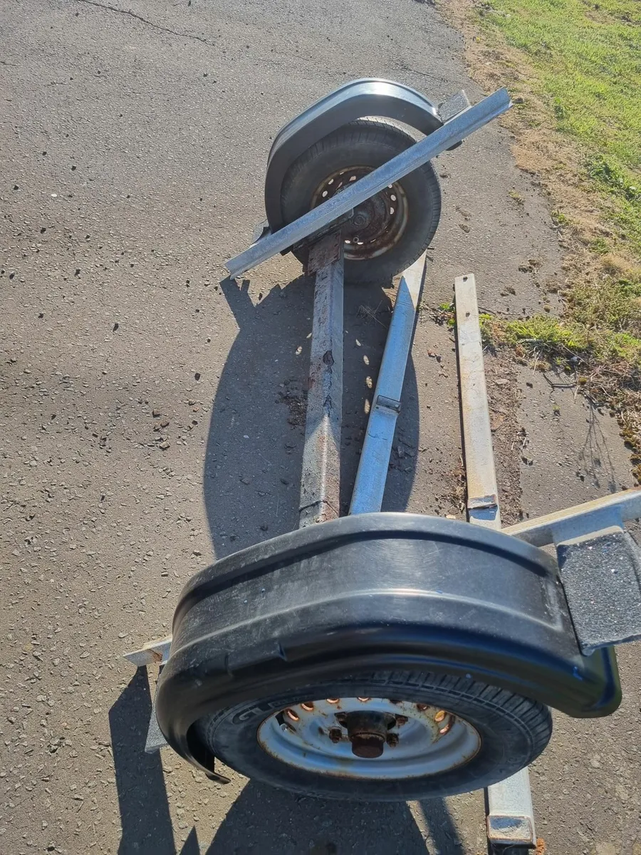 Axle - Image 1