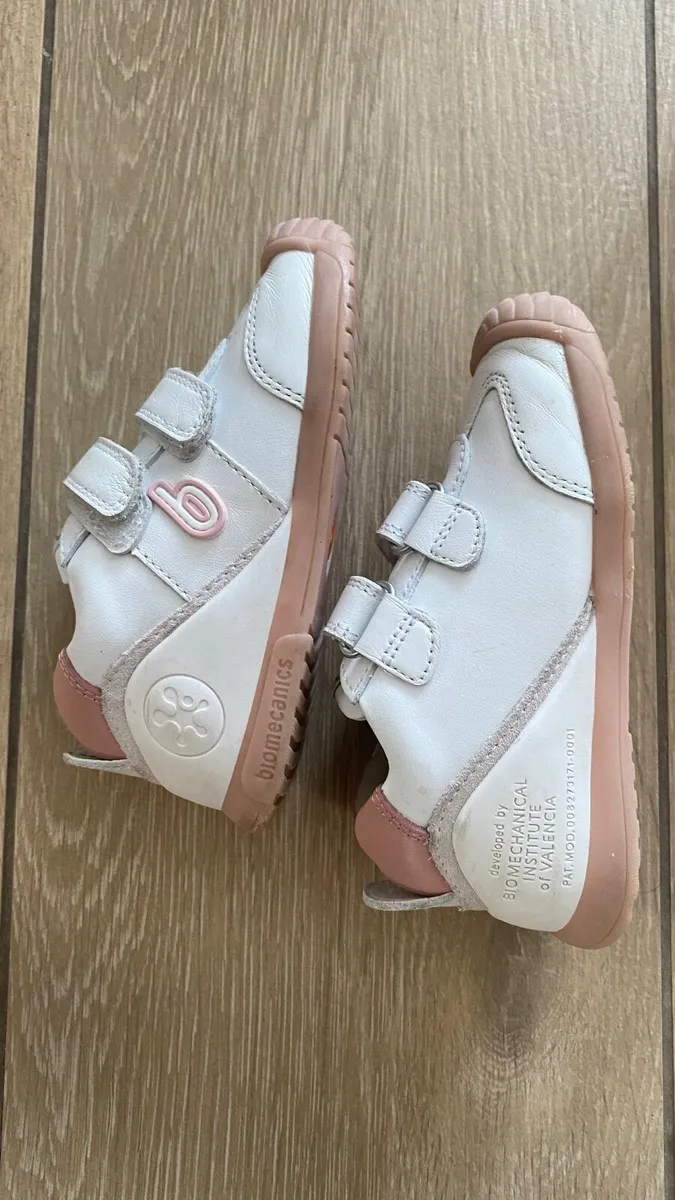 Toddler shoe Brand Biomechanics and Fila - Image 3