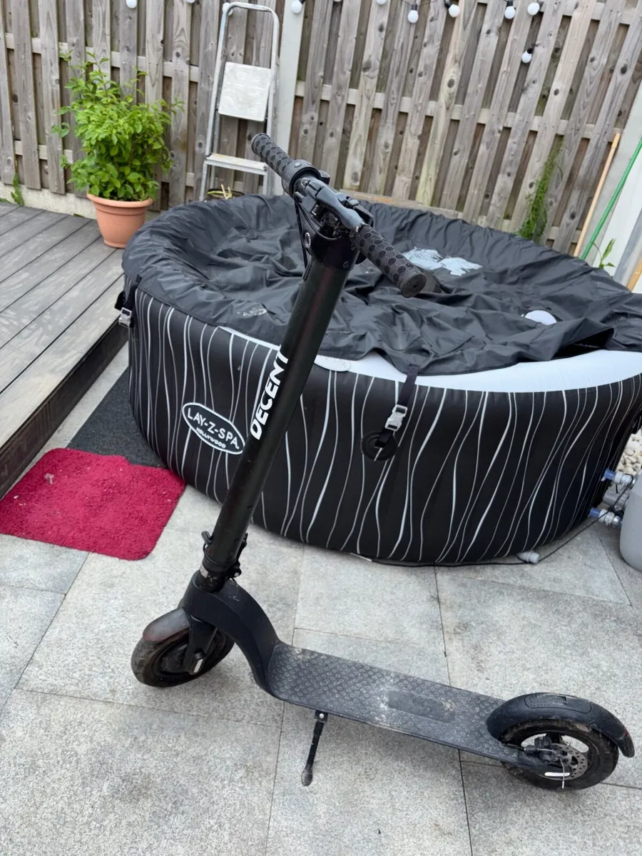 Decent Electric Scooter - Image 1