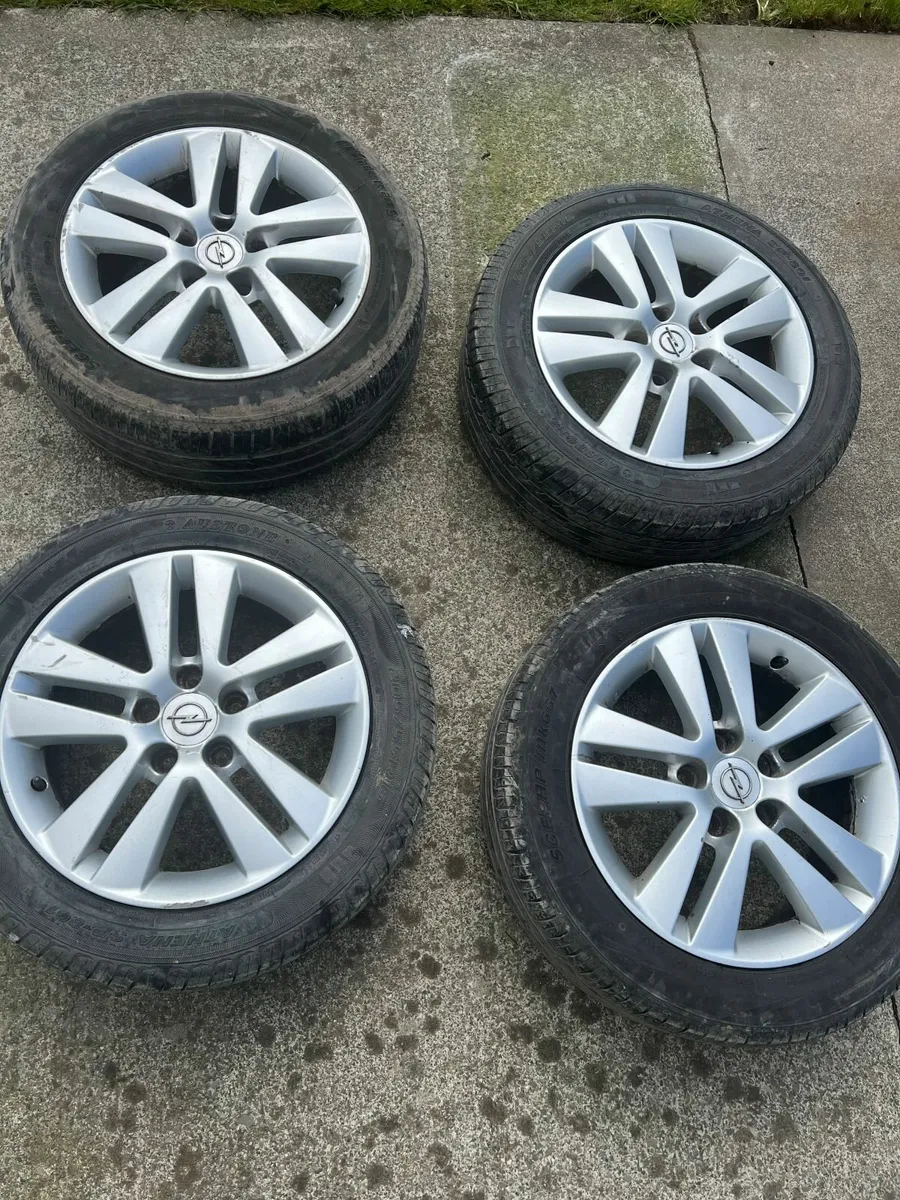 Alloy Wheels & Tyres – 205/55R16 - Image 1