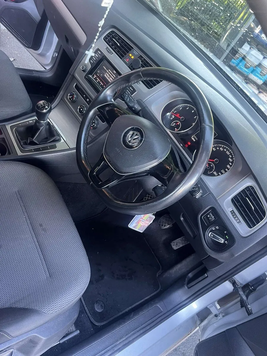 Silver 141 Volkswagen Golf - Image 3