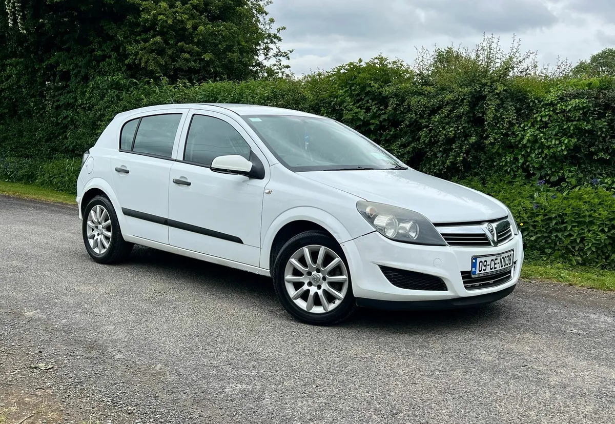 Opel Astra 09 1.7 CDTI new nct 10/25 tax 5/25 - Image 1