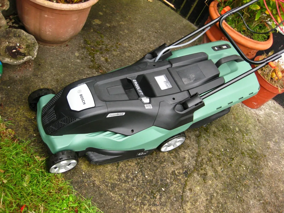 2022 Bosch Rotak 650 Ergoflex Electric Mower. - Image 3
