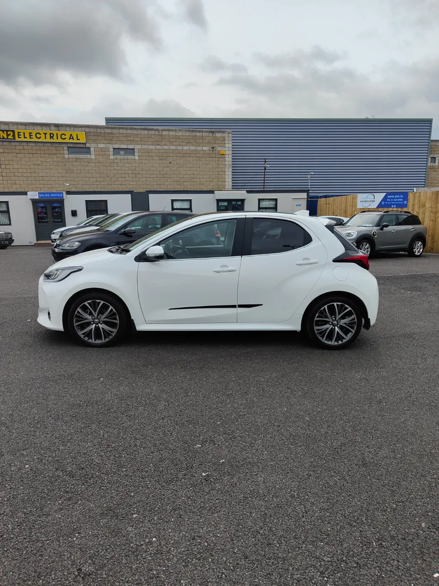 Toyota Yaris 2023 - Image 4
