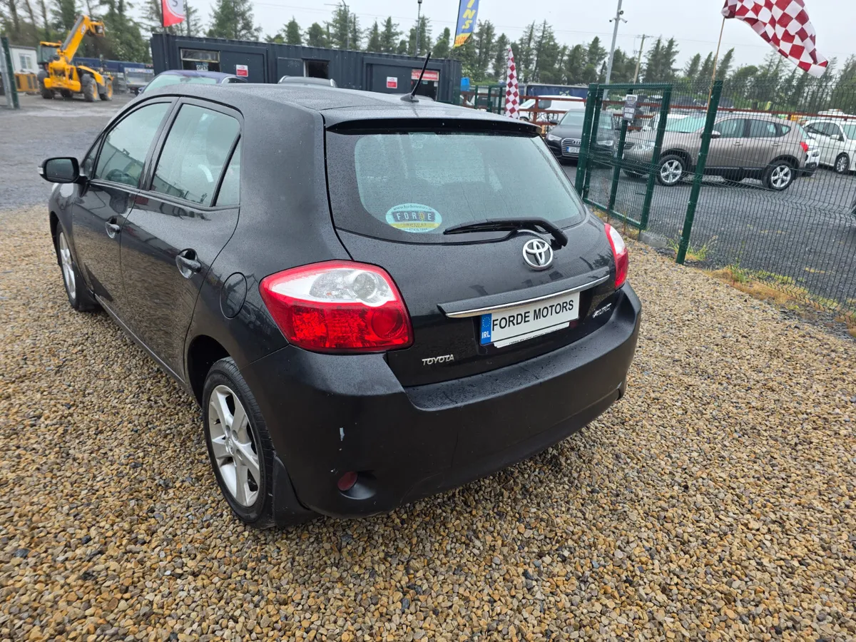 Toyota Auris 2010 - Image 3